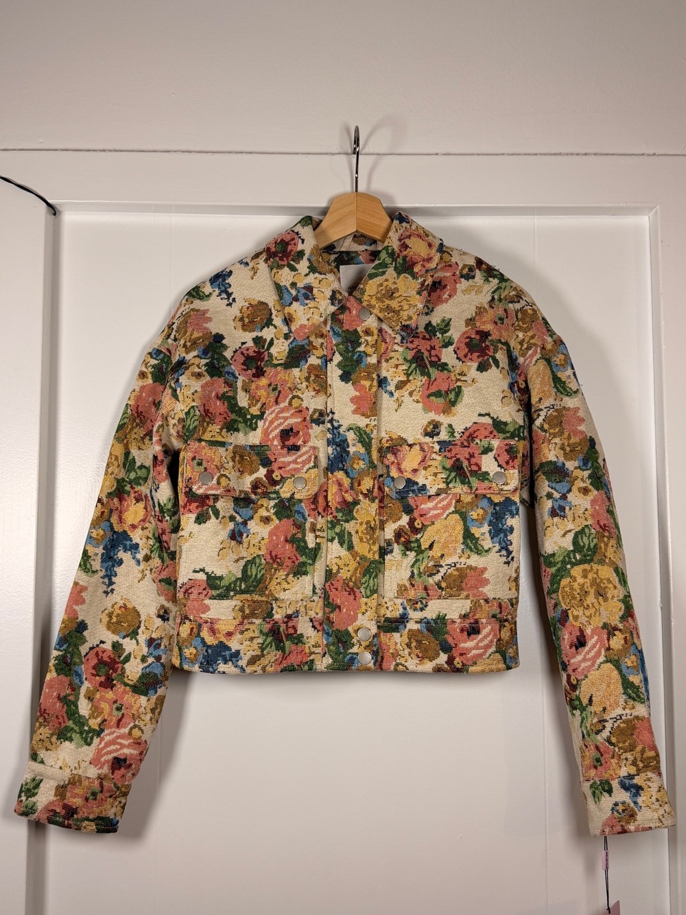 Avec Les Filles Floral Tapestry Crop Jacket - Cream Multicolor